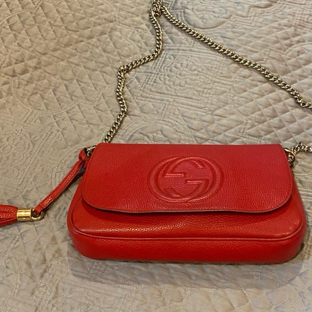 Red Gucci cross body with gold chain